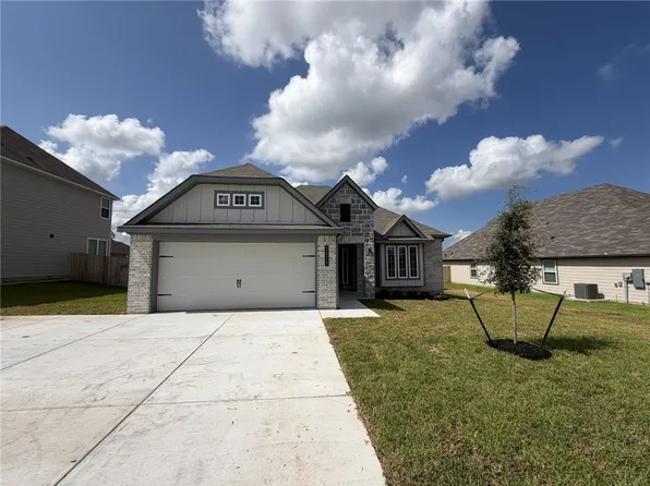 2209 Autumn Lake Dr, Bryan, TX 77807