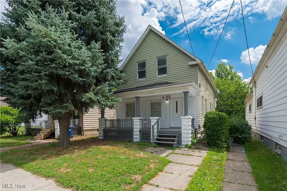 3823 E 54th St photo 1