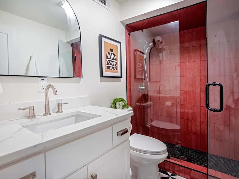 1085 Hardee St NE #B — Photo 11