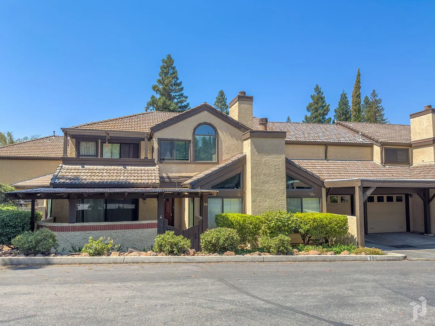 Beautiful Chico Home in 55 and Older Community! — Photo 3