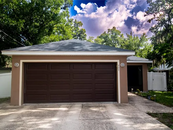 307 NW 8th St, Mulberry, FL 33860