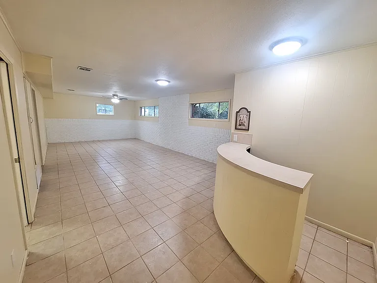 821 Princeton Rd — Photo 18