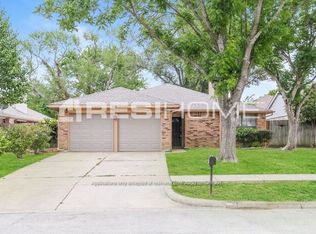 400 Angelina Dr, Arlington, TX 76018