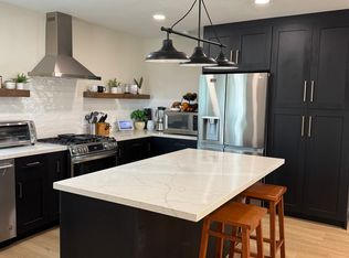 388 N Loop Dr, Camarillo, CA 93010