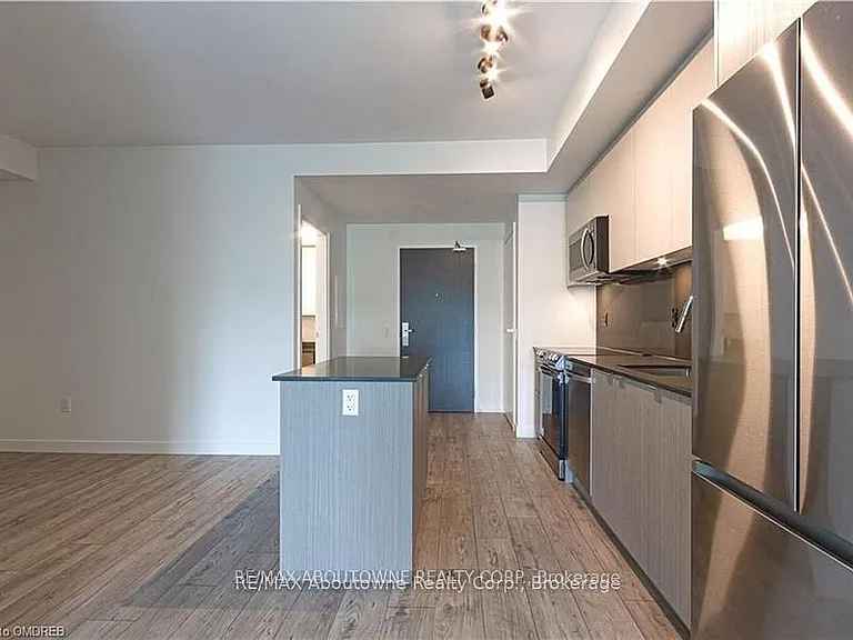 133 Bronte Rd #B0602 — Photo 4