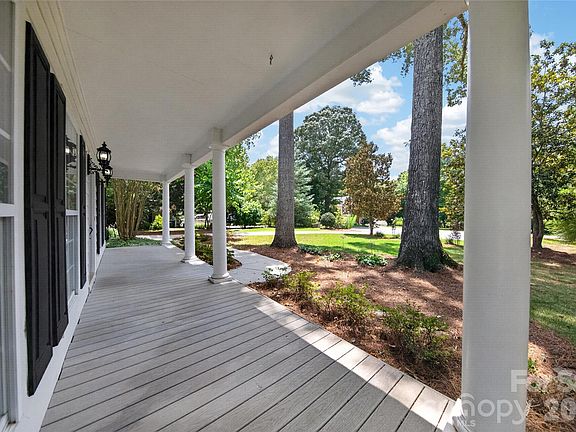 5th image of 5300 Camilla Ln