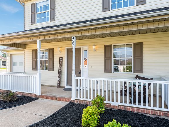 3rd image of 429 Flagstone Dr