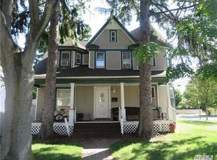 137 Church St, Freeport, NY 11520