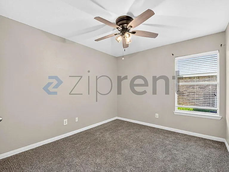 5228 Lake Grove Dr — Photo 24