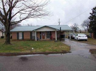 123 Park Cir, Trenton, TN 38382