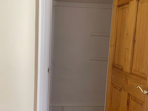 3rd image of 179 Woodland Ave APT 2