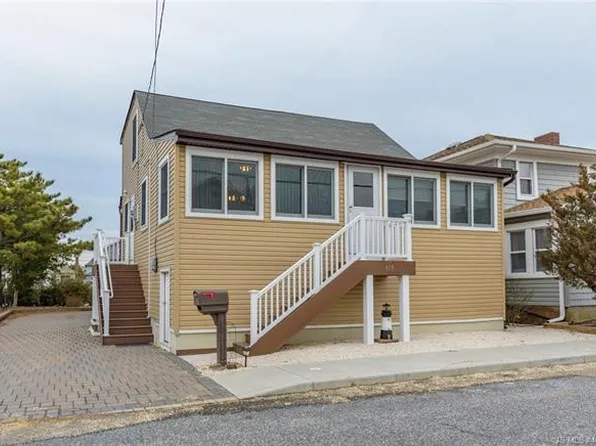 115 E 29th St, Ship Bottom, NJ 08008
