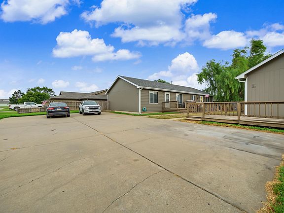 3rd image of 601-603 Huehl Cir #605-607