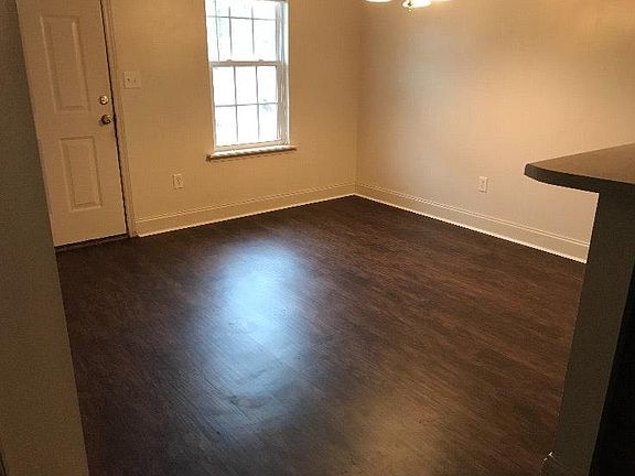Front Entrance / Dining Area