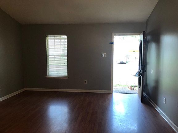 4th image of 7137 Peppermill Ln
