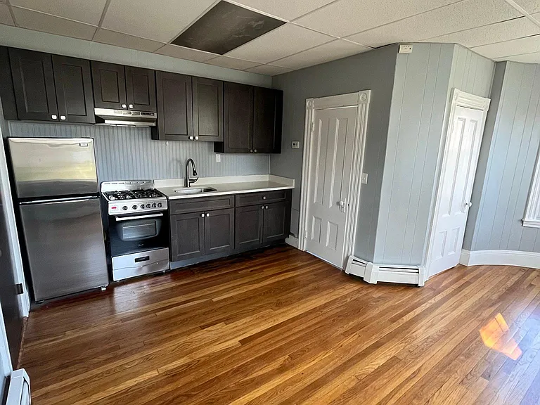 12 Muirhead St #2 — Photo 2