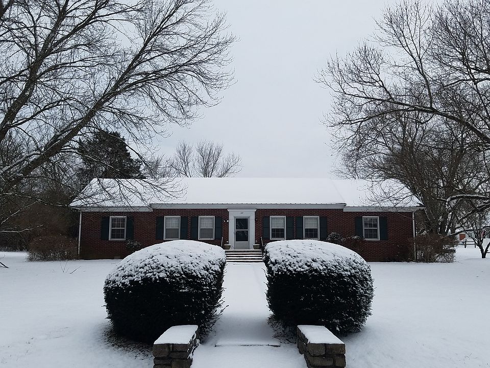 2nd image of 207 Hillcrest Dr