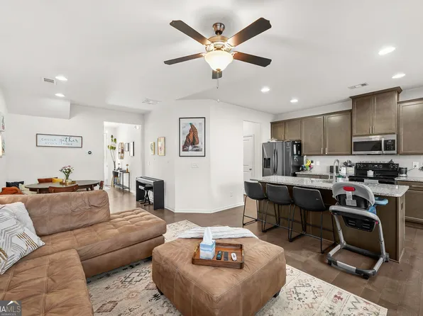 5140 Madeline Pl, Stone Mountain, GA 30083