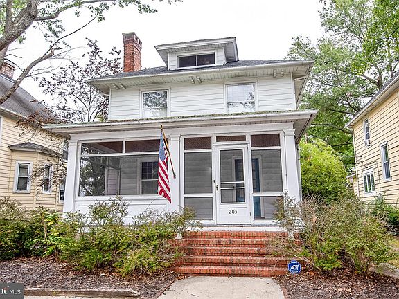 3rd image of 205 Brookletts Ave