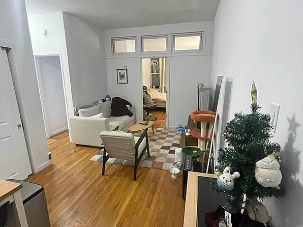 244 E 60th St APT 2D, New York, NY 10022