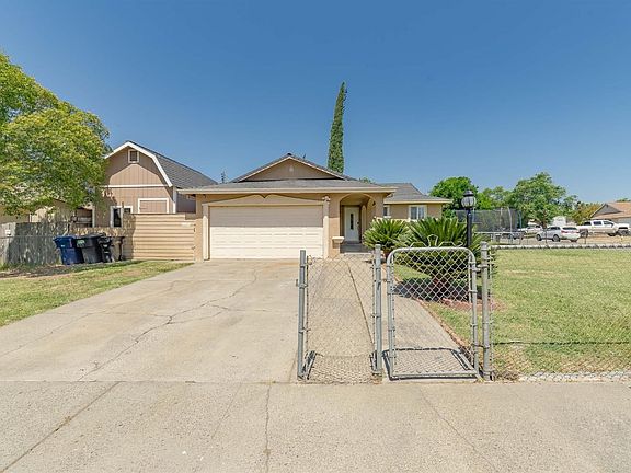 4th image of 3911 Santa Fe Way