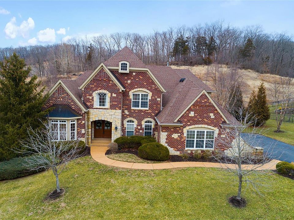 1st image of 563 Deer Valley Ct