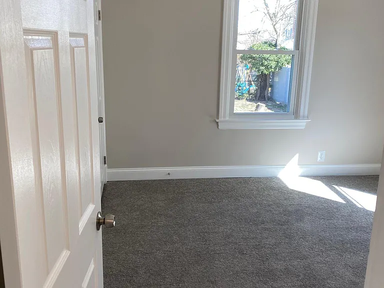 1250 Stevens Ave — Photo 6
