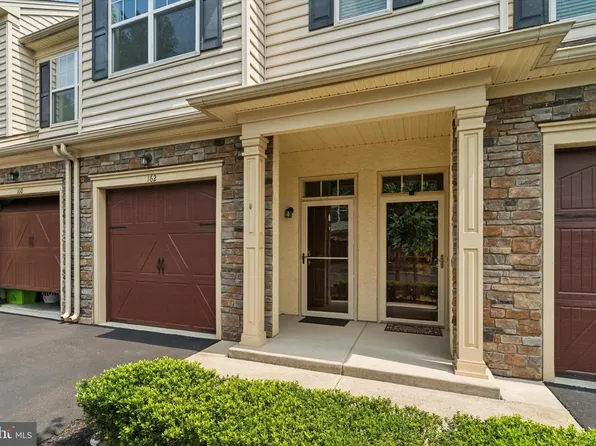 162 Serenity Ct, East Norriton, PA 19401