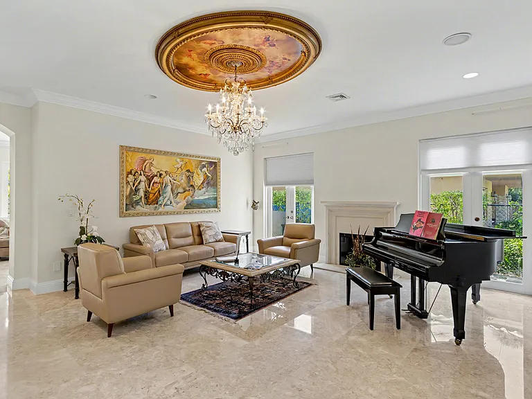 860 E Park Dr — Photo 20