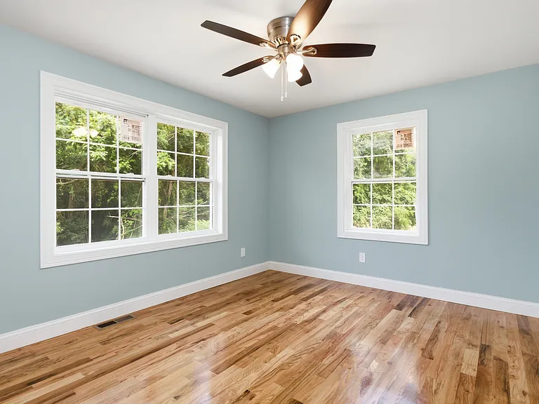 470 Oakville Ave — Photo 24