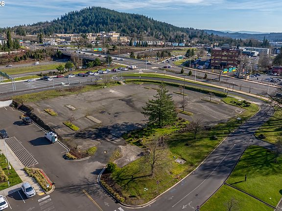 5th image of 9155 SE Sunnyside Rd