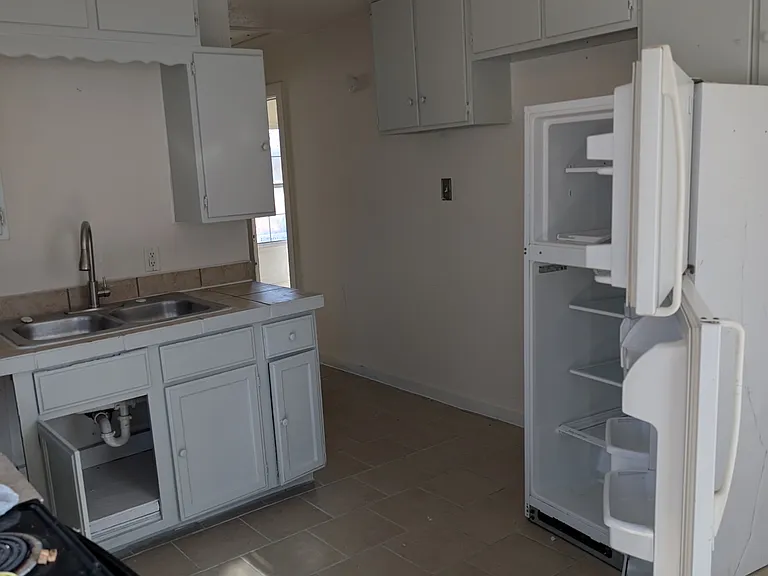 8314 W Melrose St — Photo 4