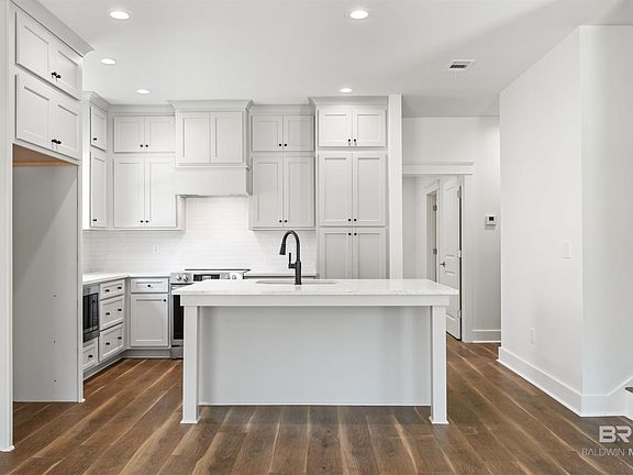 2nd image of 659 Island Way