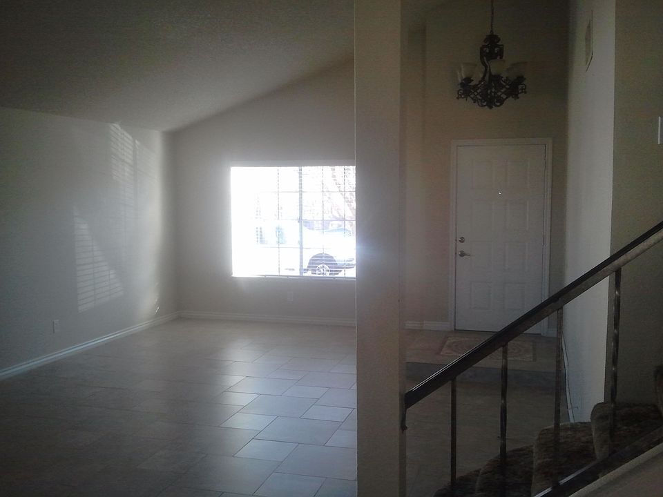 2nd image of 830 Cherry Dr