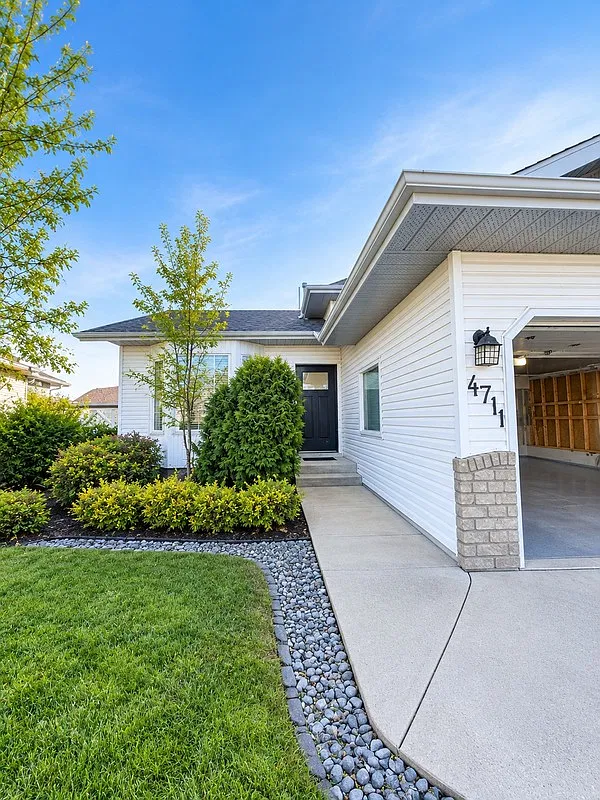 4 bed, 1.0 bath, $2,550 — Photo 3