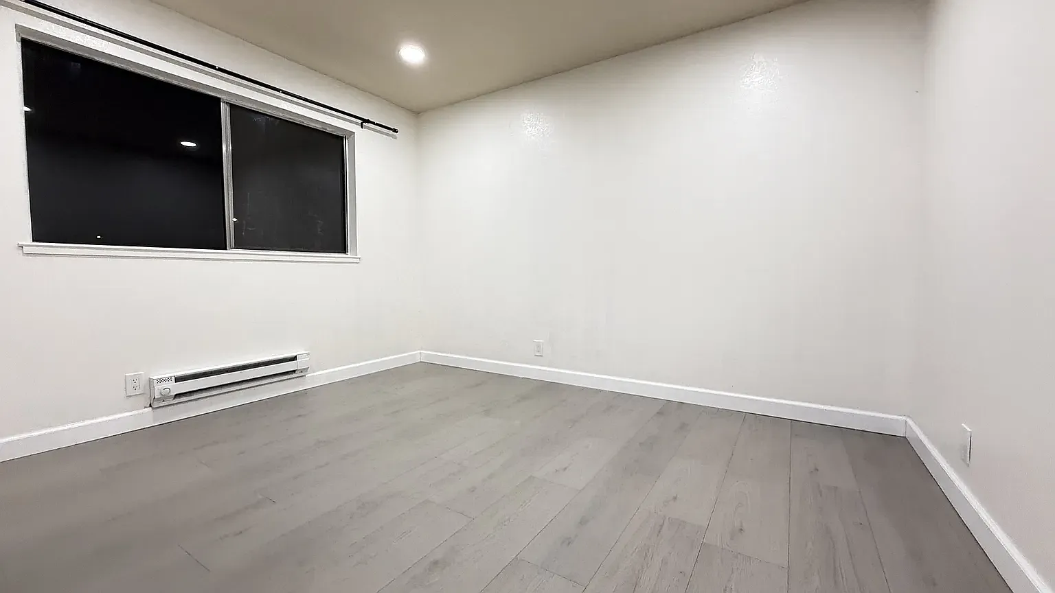 2 bed, 800 sqft, $3,000 — Photo 4