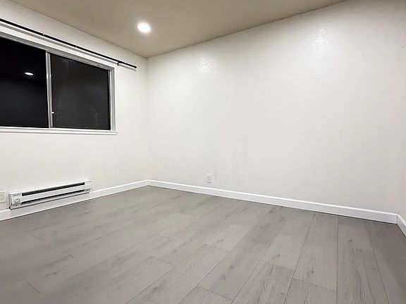 4th image of 1577 Pomeroy Ave APT 401