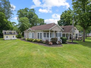 5415 Lake Shore Dr NE, Thornville, OH