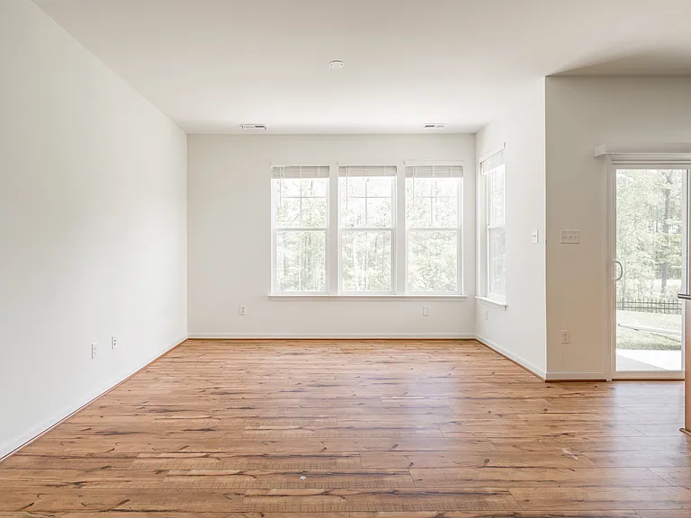18352 Palisades Ct — Photo 11