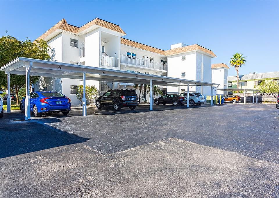 1st image of 116 Vista Hermosa Cir APT 208C
