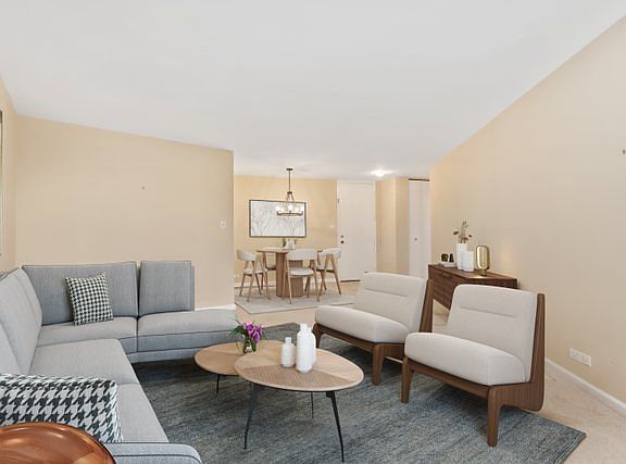 3rd image of 7061 N Kedzie Ave Suite 509