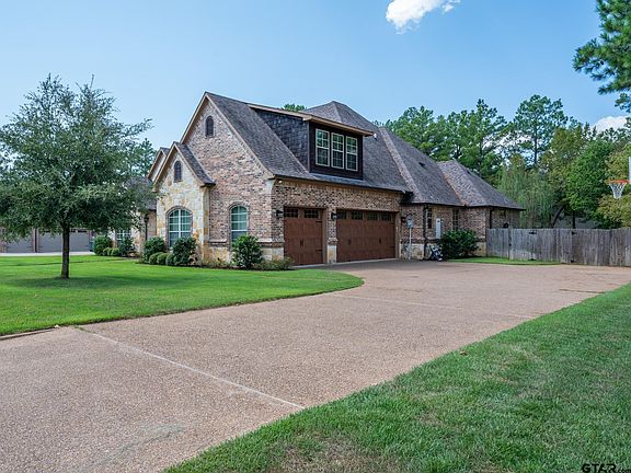2nd image of 18246 Spruce Hill Dr