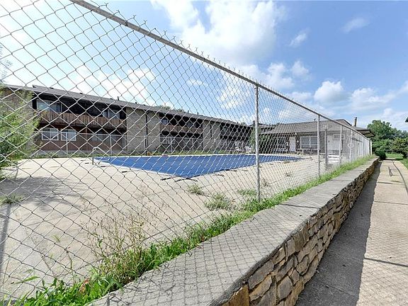 4th image of 1304 N 76th Ter