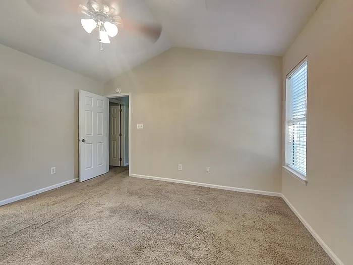 10110 Northwoods Forest Dr — Photo 12