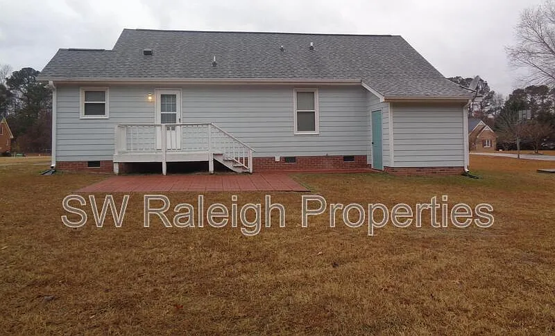 3 bed, 2.0 bath, 1119 sqft, $1,750 — Photo 2
