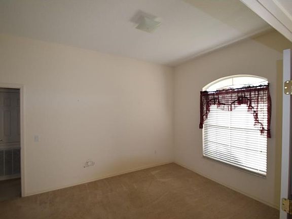 4th image of 7756 Whickham Ave