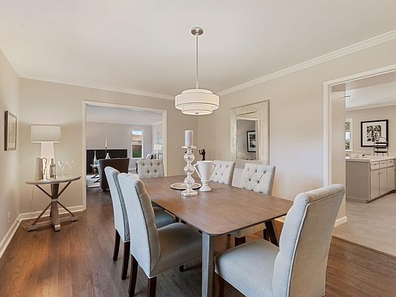 4th image of 1465 Newfoundland Dr