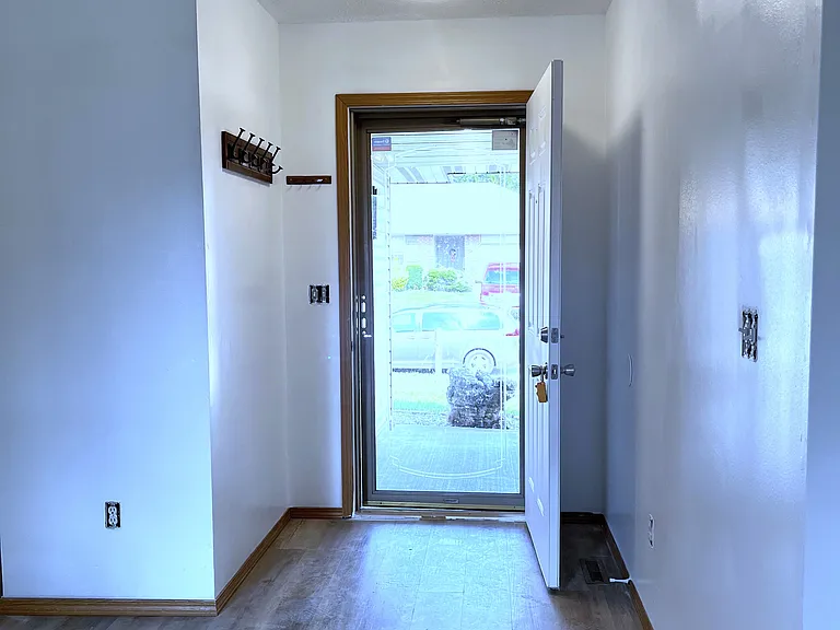 1141 N Nolting Ave — Photo 11