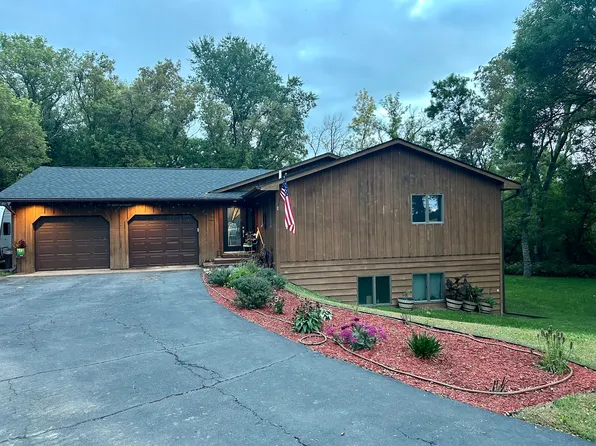 19817 Dogwood Rd, Lake Crystal, MN 56055