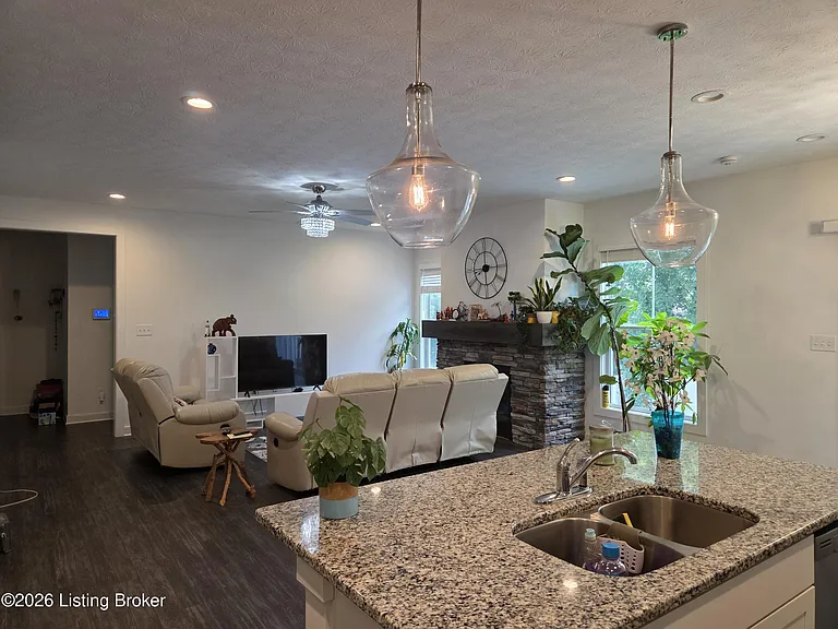 10325 Truman Way — Photo 14